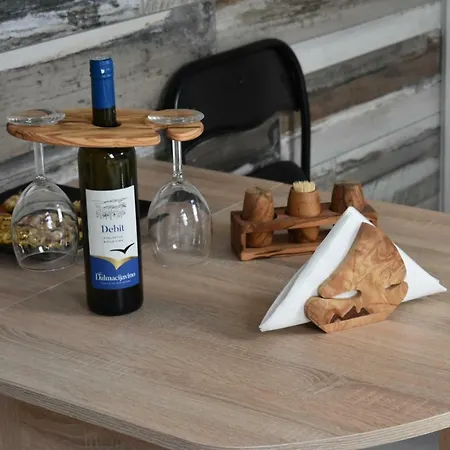 Dante Apartment Split